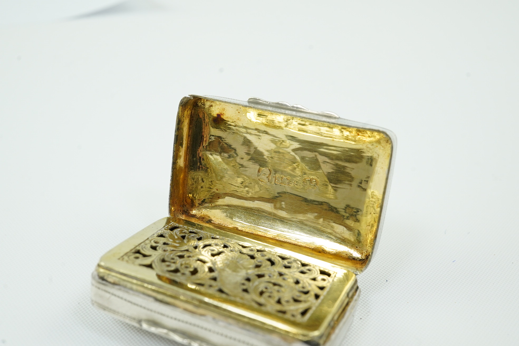 An early George IV silver rectangular vinaigrette, by Simpson & Son